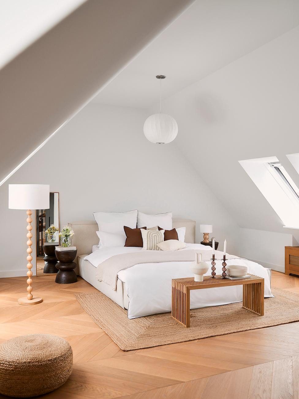 Schlafzimmer Mit Dachschräge: 10 Tipps Und Produkte | Westwing throughout Gestaltungsideen Schlafzimmer Dachschräge